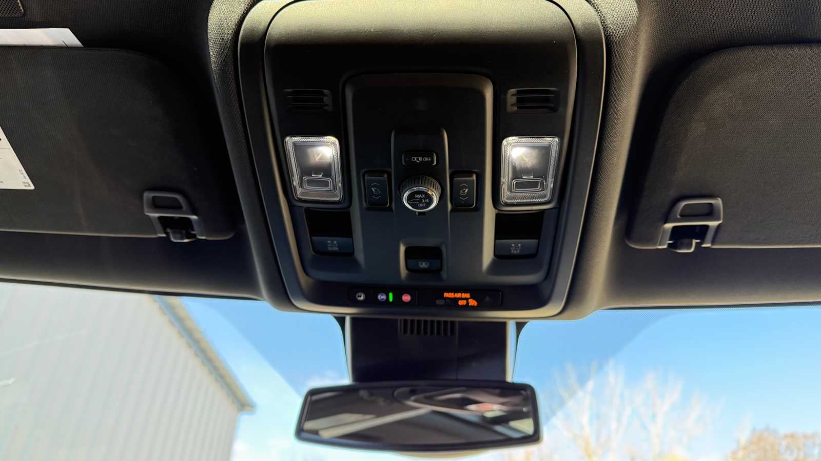 2025 Chevrolet Suburban LT