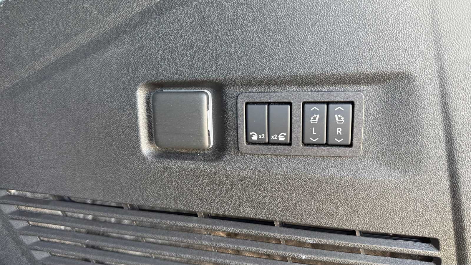 2025 Chevrolet Suburban LT