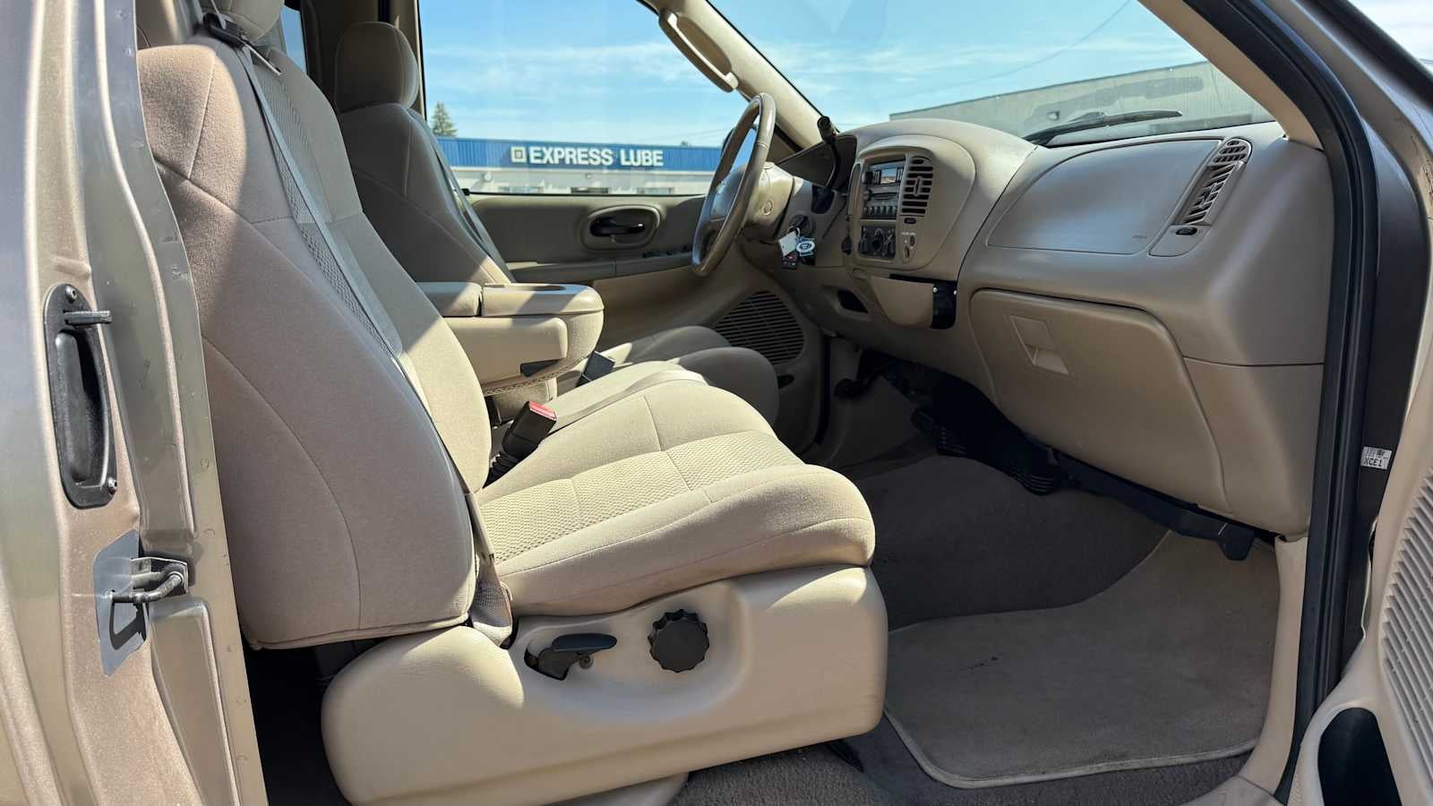 2004 Ford F-150 Heritage XL