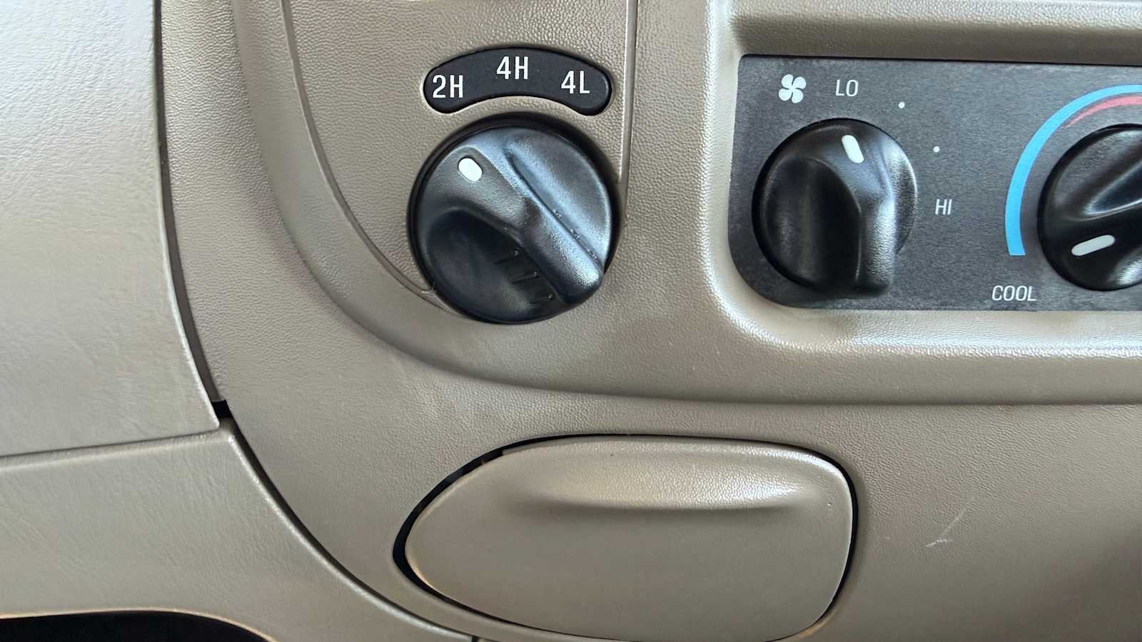 2004 Ford F-150 Heritage XL