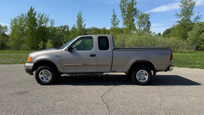 2004 Ford F-150 Heritage XL