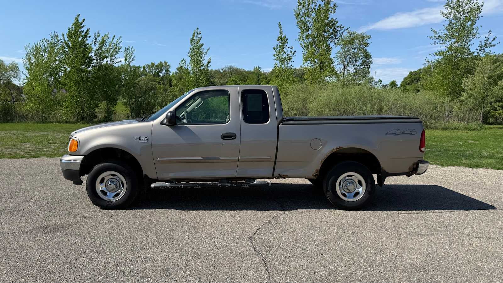 2004 Ford F-150 Heritage XL