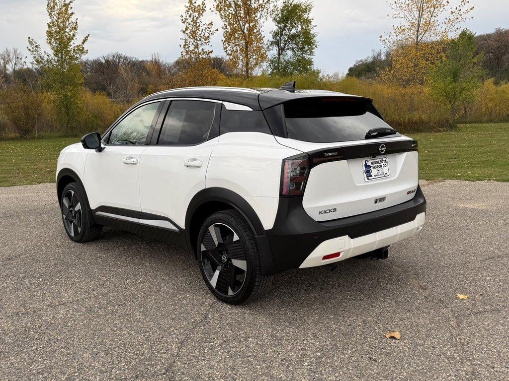 2025 Nissan Kicks SR