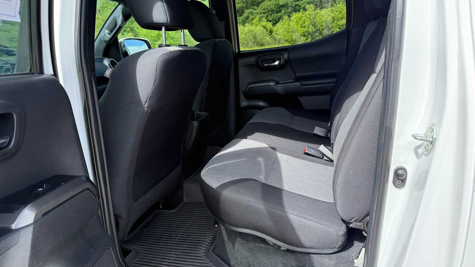 2022 Toyota Tacoma 4WD SR5